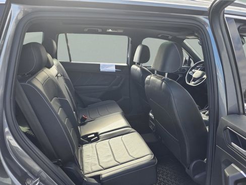 Used 2022 Volkswagen Tiguan SEL R-Line image 20