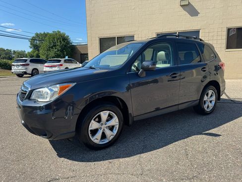 Used 2014 Subaru Forester 2.5i Touring AWD/4WD image 4