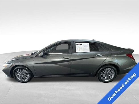 Used 2024 Hyundai Elantra SEL FWD image 8