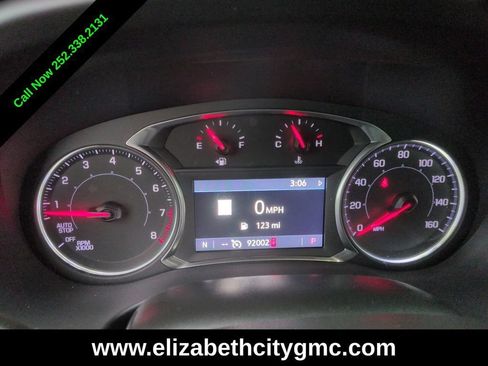 Used 2021 GMC Acadia SLT w/ LPO, 'HIT The Road' Package FWD image 15