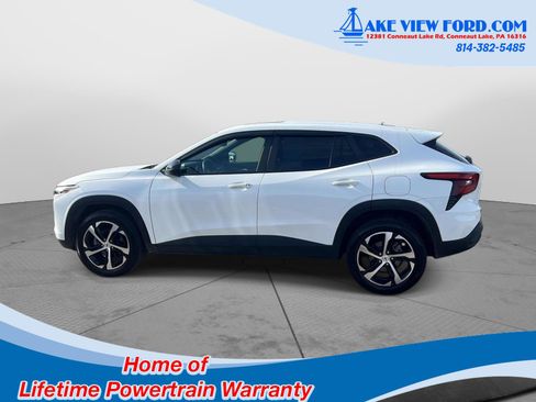 Used 2024 Chevrolet Trax RS w/ Sunroof Package FWD image 13