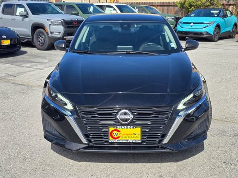 Used 2025 Nissan Altima 2.5 SV FWD image 2