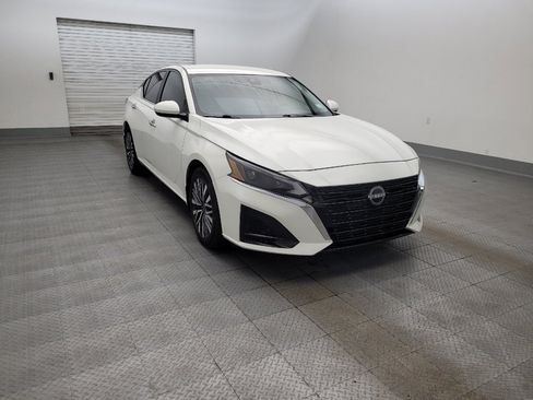 Used 2023 Nissan Altima 2.5 SV FWD image 13