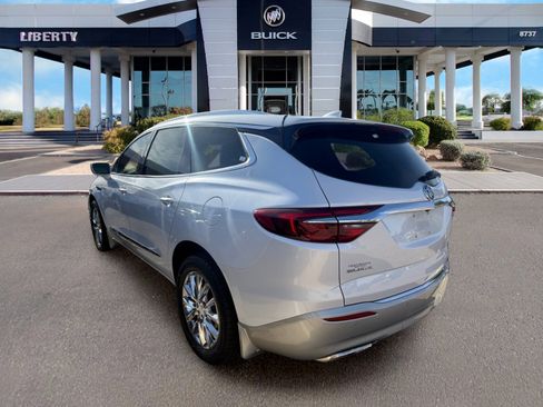 Used 2018 Buick Enclave Premium w/ Experience Buick Package AWD/4WD image 3