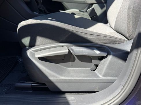 Used 2020 Volkswagen Tiguan S image 18