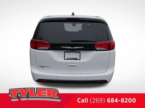 New 2026 Chrysler Voyager LX FWD image 7