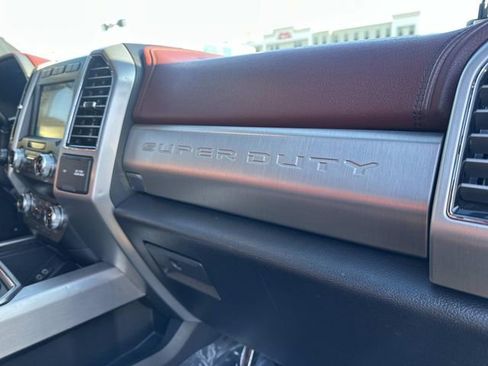 Used 2019 Ford F250 Platinum w/ Platinum Ultimate Package image 13