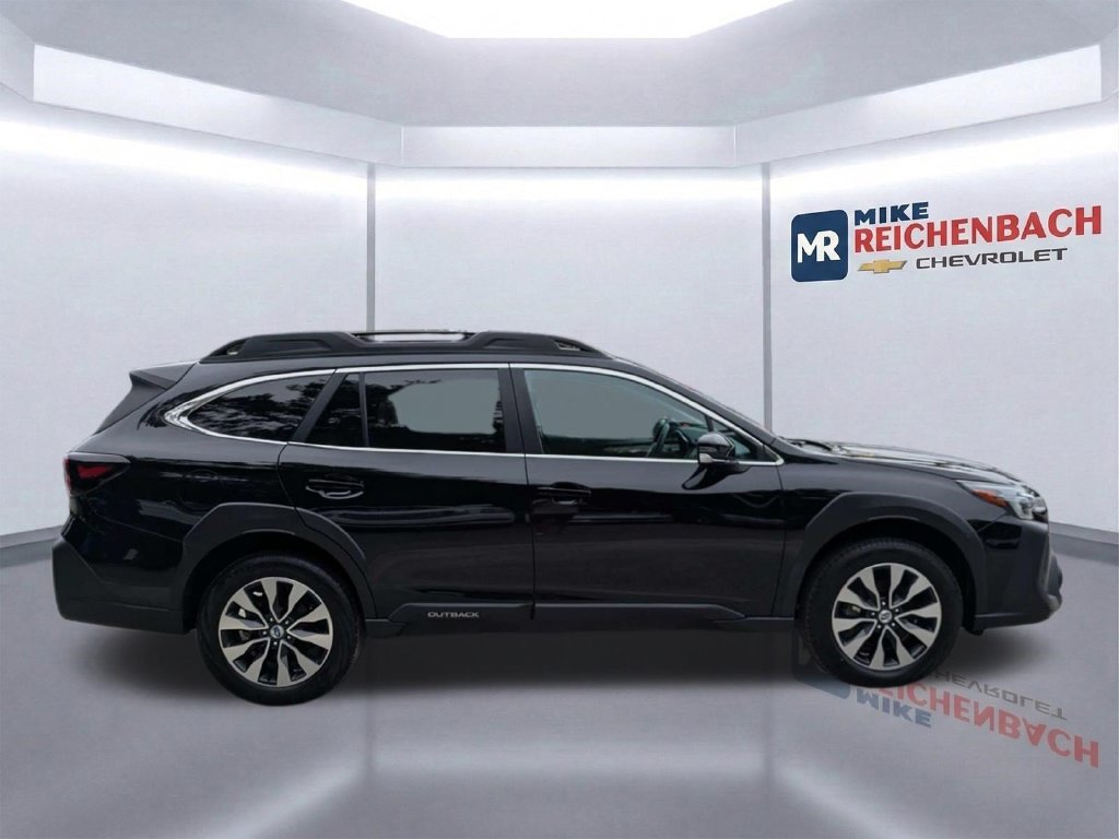 Used 2024 Subaru Outback Limited XT AWD/4WD image 3