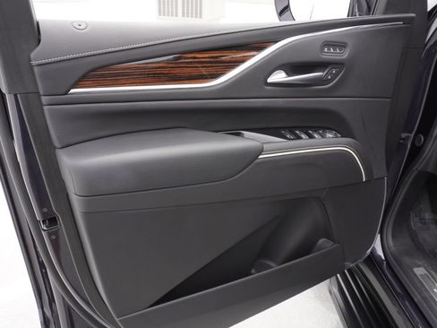Certified 2024 Cadillac Escalade Premium Luxury w/ Performance Package AWD/4WD image 16