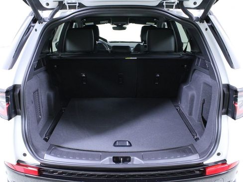 New 2026 Land Rover Discovery Sport Landmark image 8