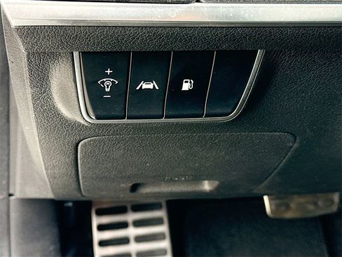 Used 2022 Kia Stinger GT-Line w/ Sun & Sound Package image 11