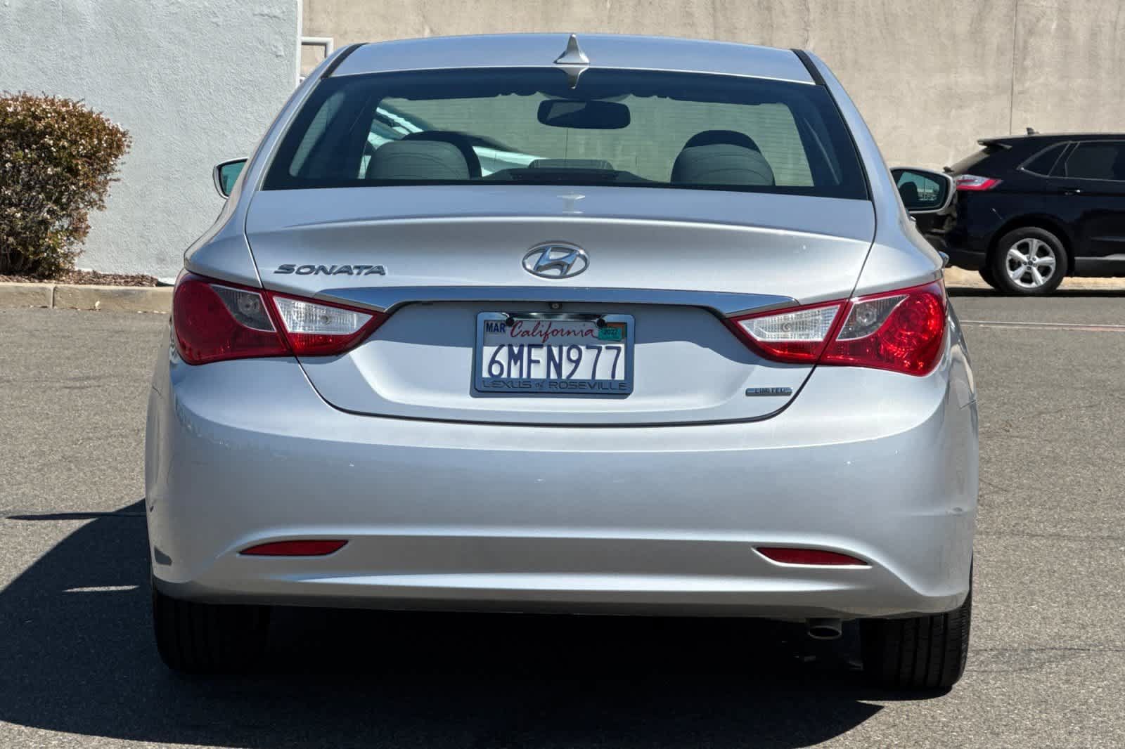 Used 2011 Hyundai Sonata Limited w/ Navigation Pkg 5 FWD image 8