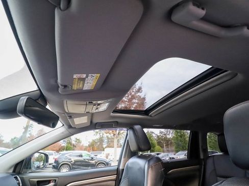 Used 2017 Toyota Highlander Limited image 34