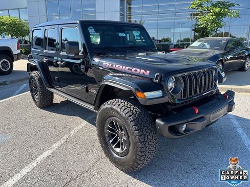 Used 2025 Jeep Wrangler Unlimited Rubicon AWD/4WD image 6