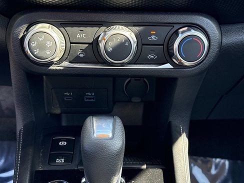 Certified 2024 Nissan Kicks SV image 25