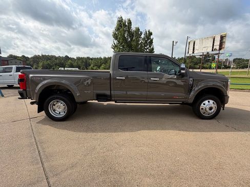 New 2026 Ford F450 Platinum w/ Platinum Plus Package AWD/4WD image 7