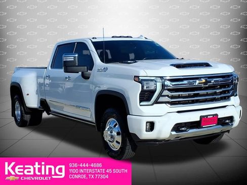 Used 2024 Chevrolet Silverado 3500 High Country w/ High Country Premium Package AWD/4WD image 3