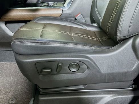 Used 2025 Chevrolet Silverado 2500 High Country w/ Technology Package image 21