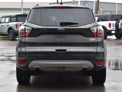 Used 2018 Ford Escape SE w/ Ford Safe & Smart Package FWD image 4