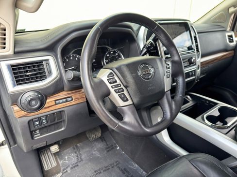 Used 2020 Nissan Titan SL w/ Protection Package 1 AWD/4WD image 12