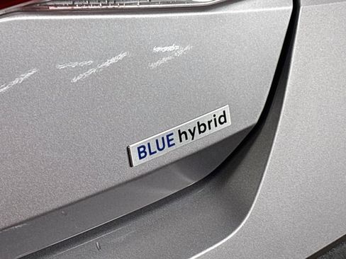 Used 2025 Hyundai Elantra Hybrid FWD image 23