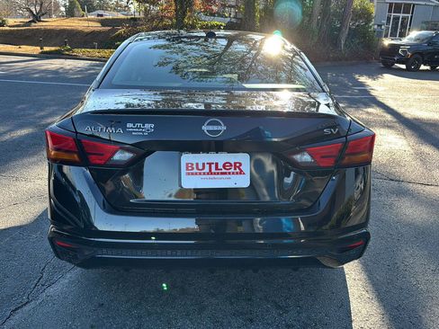 Used 2024 Nissan Altima 2.5 SV image 4