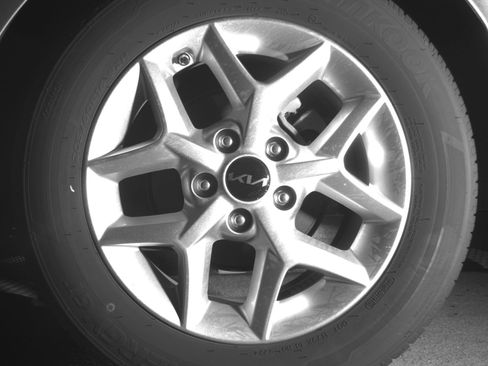 Used 2025 Kia Soul LX w/ LX Technology Package FWD image 14