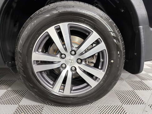Used 2017 Nissan Titan SL RWD image 48