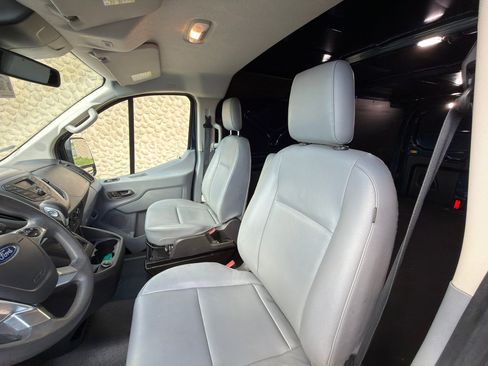 Used 2019 Ford Transit 250 130 Low Roof RWD image 22