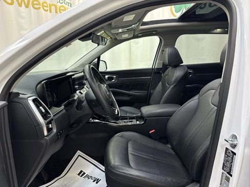 Certified 2022 Kia Sorento SX image 12