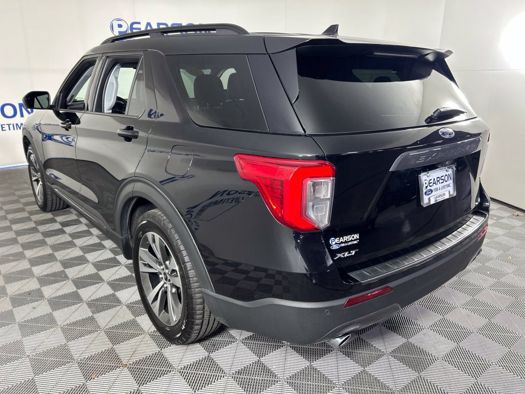 Used 2021 Ford Explorer XLT w/ Equipment Group 202A AWD/4WD image 6