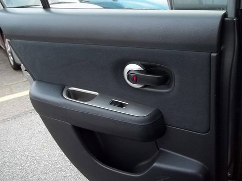 Used 2012 Nissan Versa 1.8 S w/ Special Edition Pkg image 6