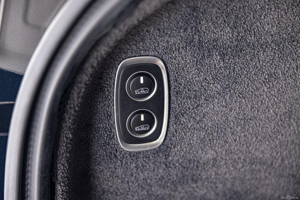 Used 2022 Aston Martin DBX AWD/4WD image 17