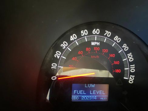 Used 2011 Toyota Tundra Limited w/ Memory Pkg RWD image 11