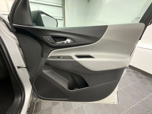 Used 2020 Chevrolet Equinox LS w/ LS Convenience Package FWD image 15