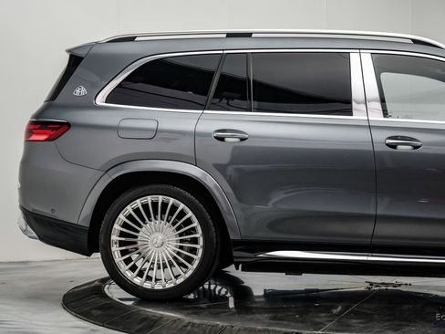 Used 2024 Mercedes-Benz Maybach GLS 600 4MATIC image 27