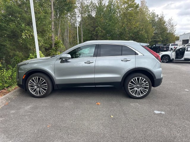Used 2025 Cadillac XT4 Premium Luxury w/ Technology Package FWD image 8