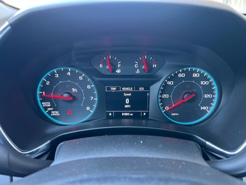 Used 2020 Chevrolet Equinox LS w/ LS Convenience Package FWD image 24