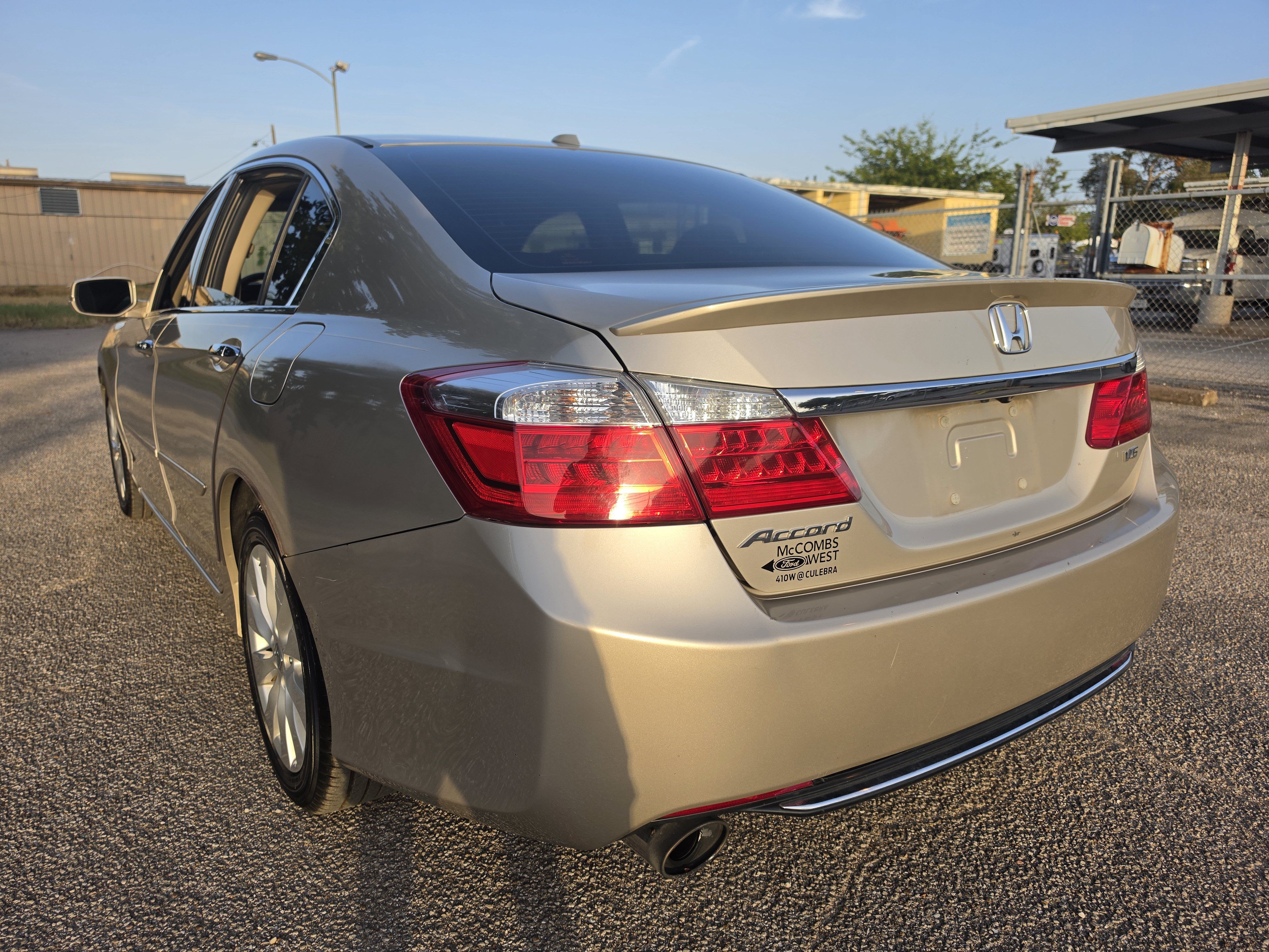 Used 2015 Honda Accord EX-L image 6