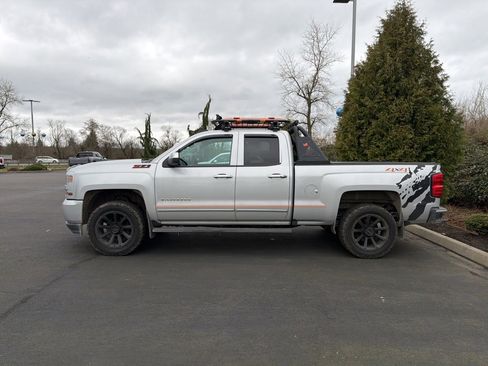 Used 2018 Chevrolet Silverado 1500 Custom image 2