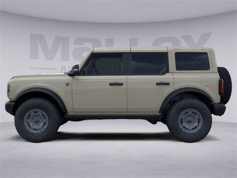 New 2025 Ford Bronco Badlands image 3