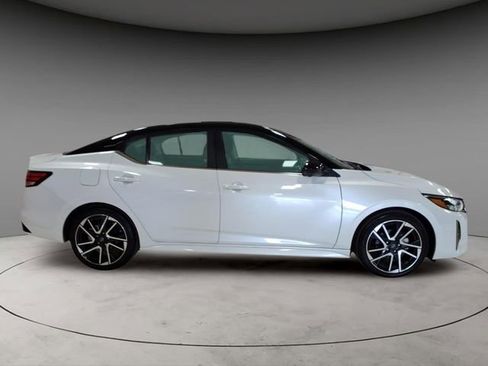 Certified 2025 Nissan Sentra SR w/ SR Premium Package image 10