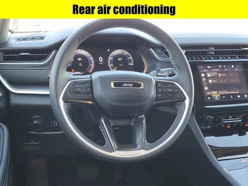 Used 2022 Jeep Grand Cherokee L Laredo w/ Luxury Tech Group I image 10