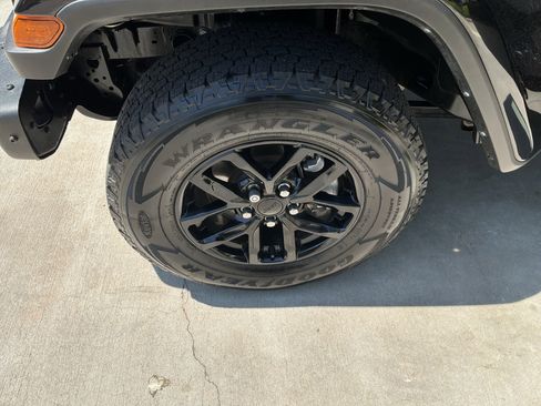 Used 2023 Jeep Wrangler Freedom Edition image 13