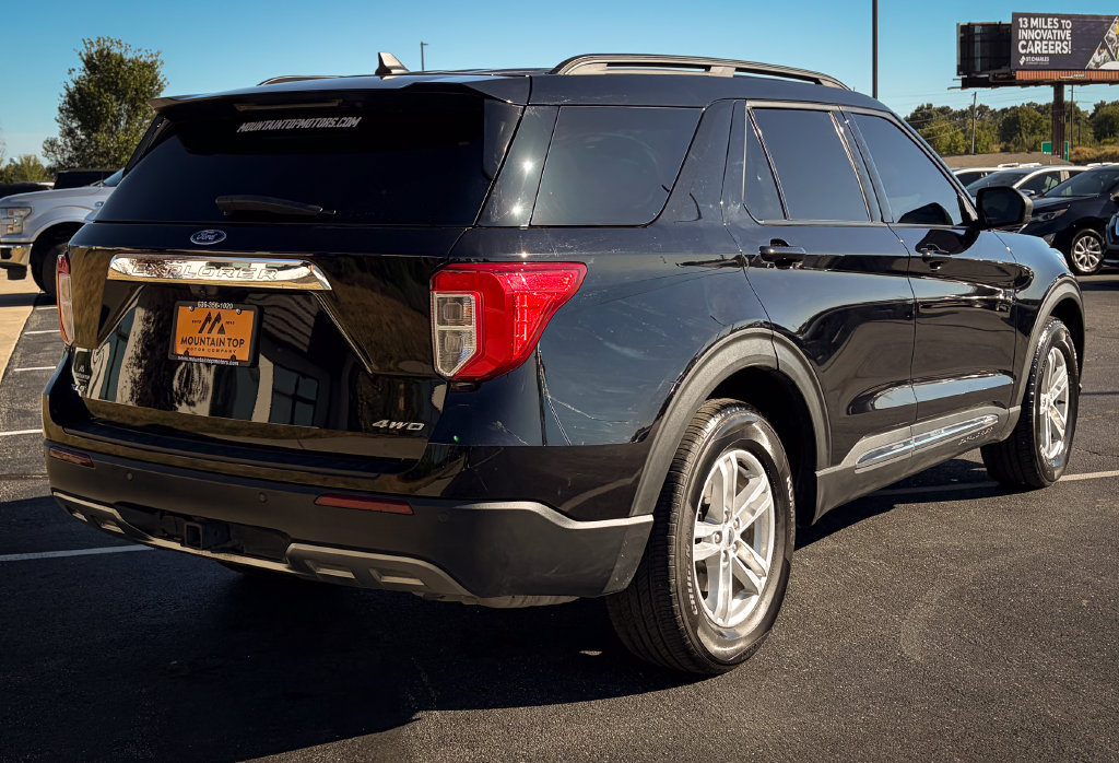 Used 2021 Ford Explorer XLT w/ Equipment Group 202A AWD/4WD image 26