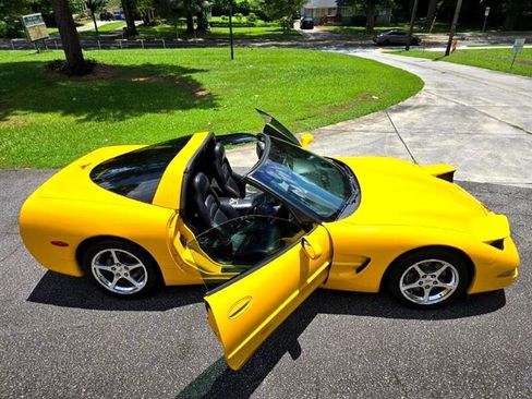 Used 2000 Chevrolet Corvette Coupe w/ Memory Pkg image 12