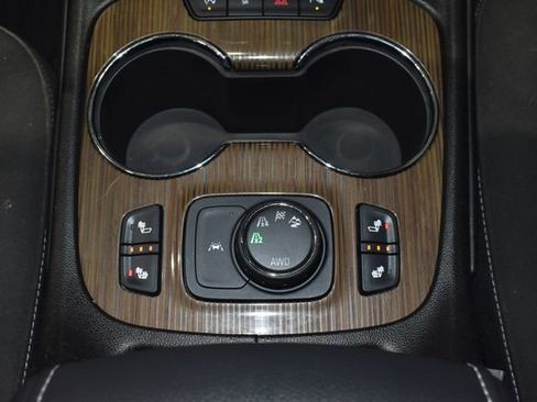 Used 2023 GMC Acadia SLE w/ Driver Convenience Package image 23