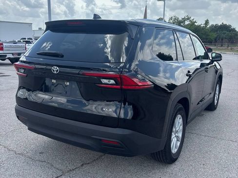 Used 2025 Toyota Grand Highlander AWD image 4