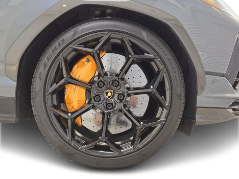 Used 2023 Lamborghini Urus Performante AWD/4WD image 8