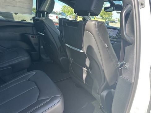 New 2026 Chrysler Pacifica Select image 47